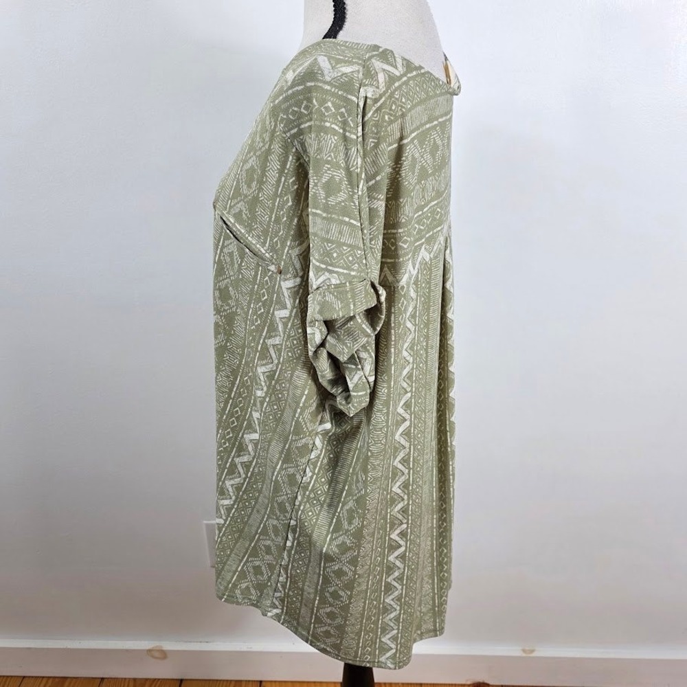 Flower & Feather Tunic Top Womens 2XL Green Tribal Print Zip V-Neck Boho Casual - Picture 2 of 7